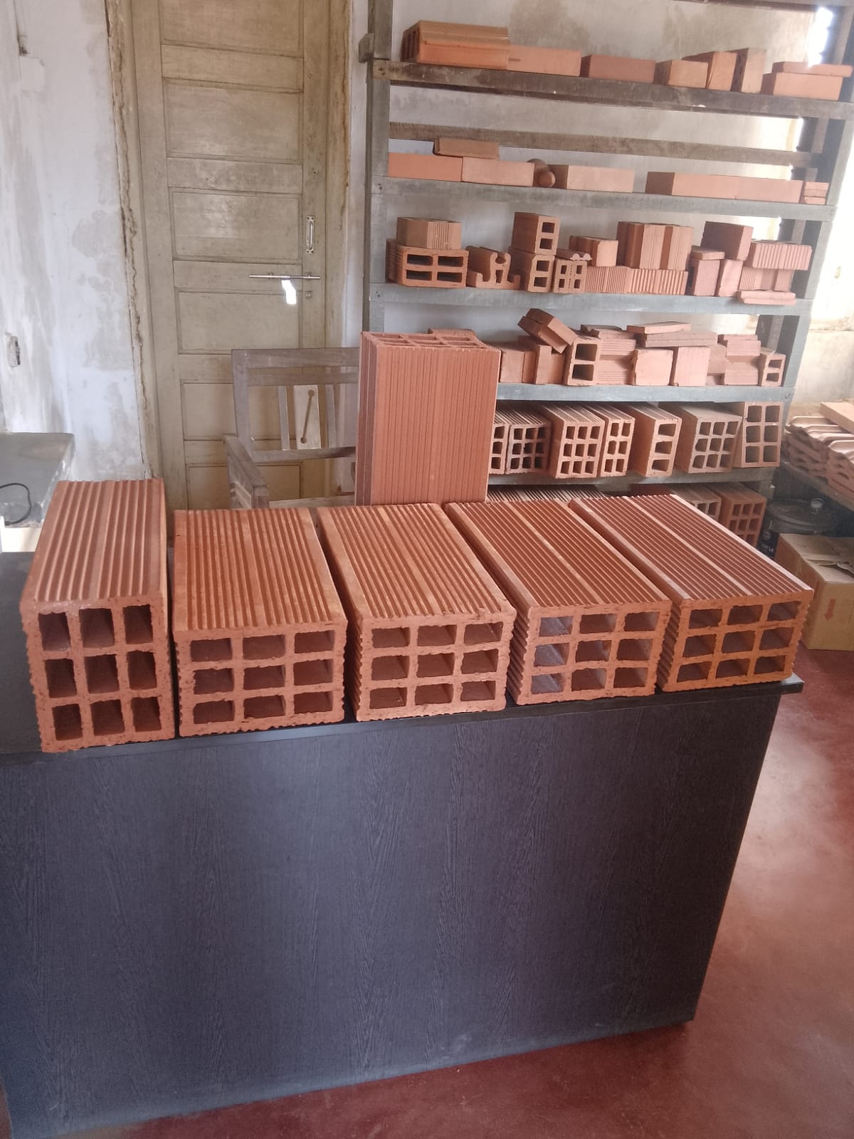 Clay hollow red blocks